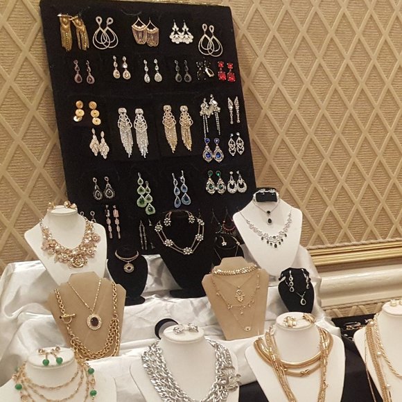 Vintage Loved Designer Jewelry - Picture 14 of 16